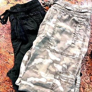 American Eagle joggers- 2 pairs - size M